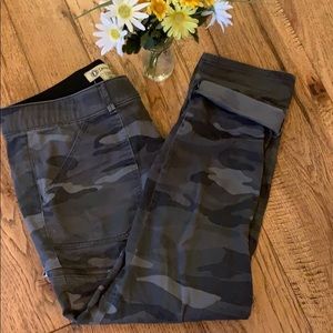 Cute cropped camo utility, Democracy sz 12P